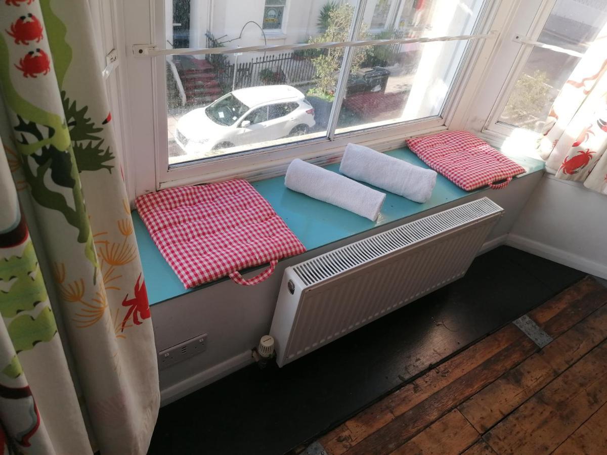 Seadragon Backpackers Hostel Brighton Екстериор снимка