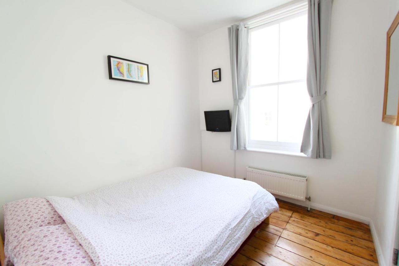 Seadragon Backpackers Hostel Brighton Екстериор снимка